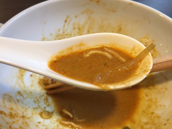 カオソーイのスープが絶品